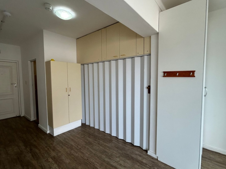 1 Bedroom Property for Sale in Mouille Point Western Cape